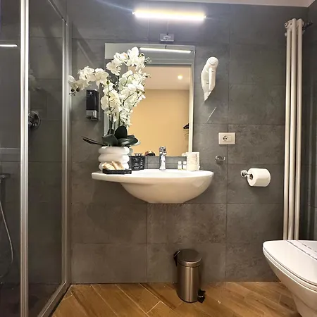 Miluar Relais - Piazza Fuga 4*