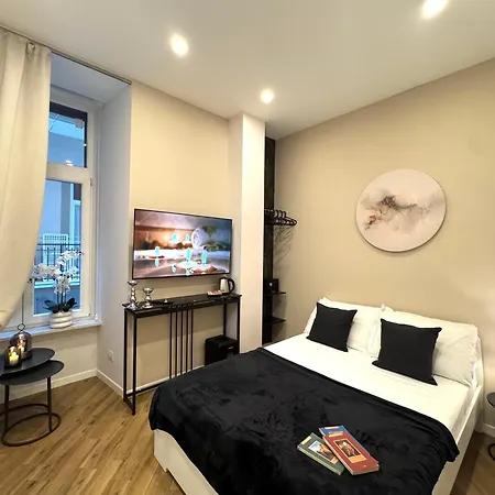 לינה וארוחת בוקר Miluar Relais - Piazza Fuga נאפולי